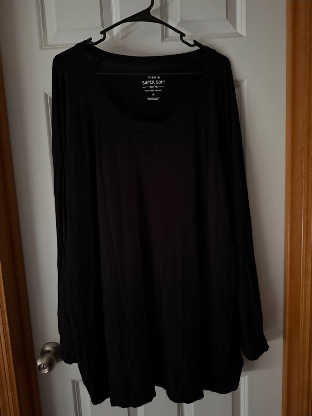 torrid 4x Super Soft Black Long Sleeve Scoop Neck Top